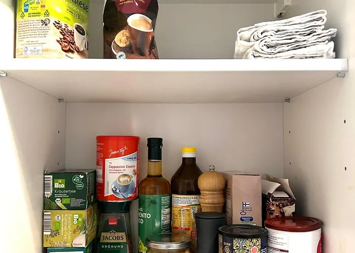 Nur 10 Min Fuß Zum Zentrum,45qm,netflix Apartment *